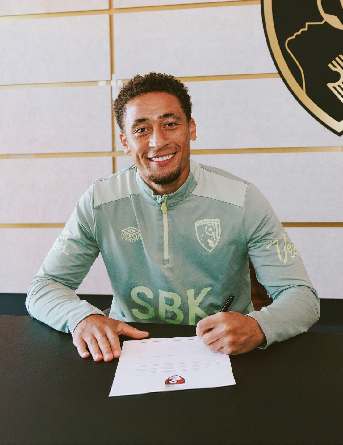 官方：伯恩茅斯与中场塔韦尼耶续约至2029年